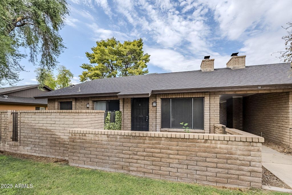Photo of 16 W Loma Vista Drive #104, Tempe, AZ 85282 (MLS # 6915435)