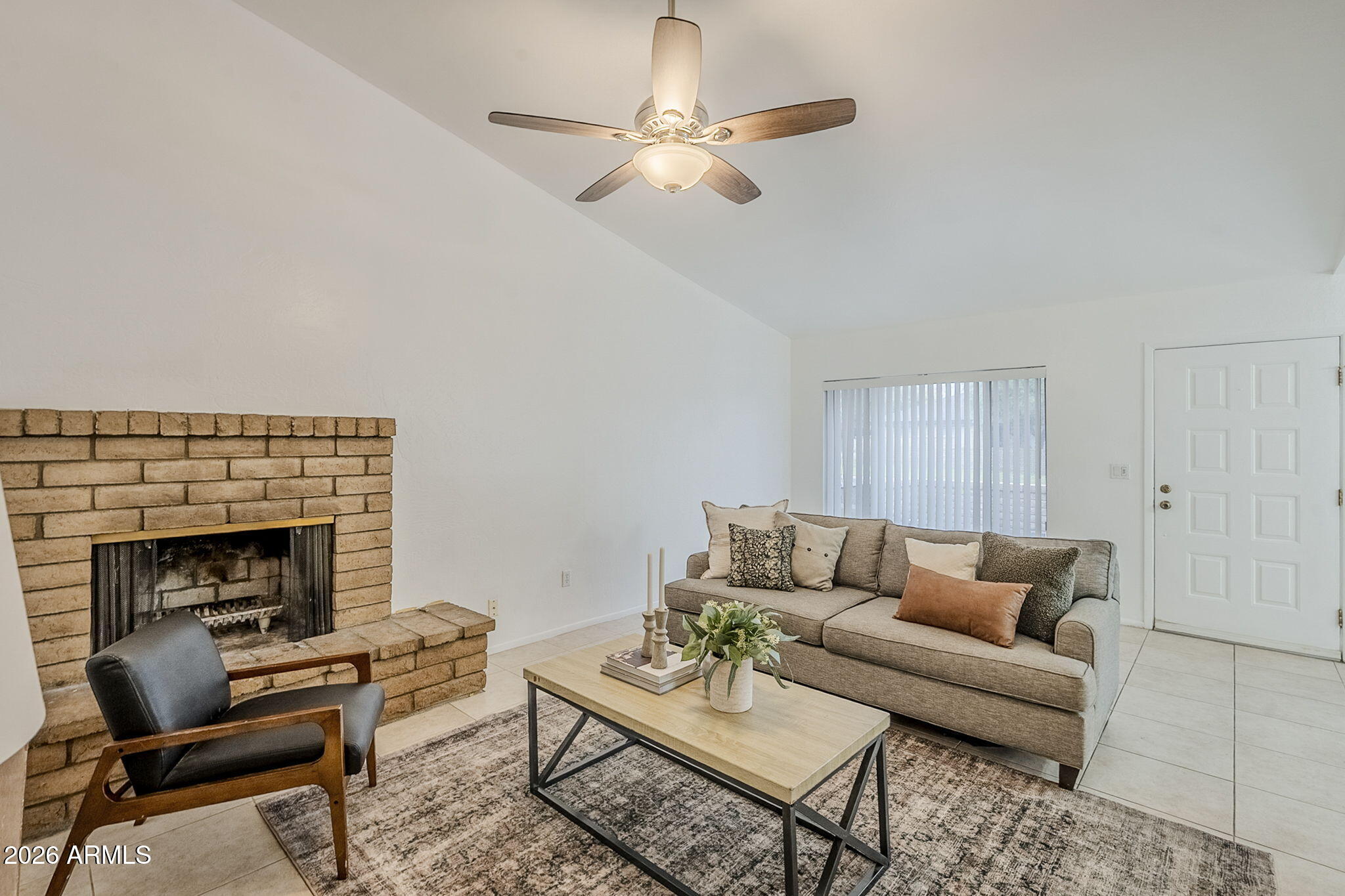 16 W LOMA VISTA Drive 104