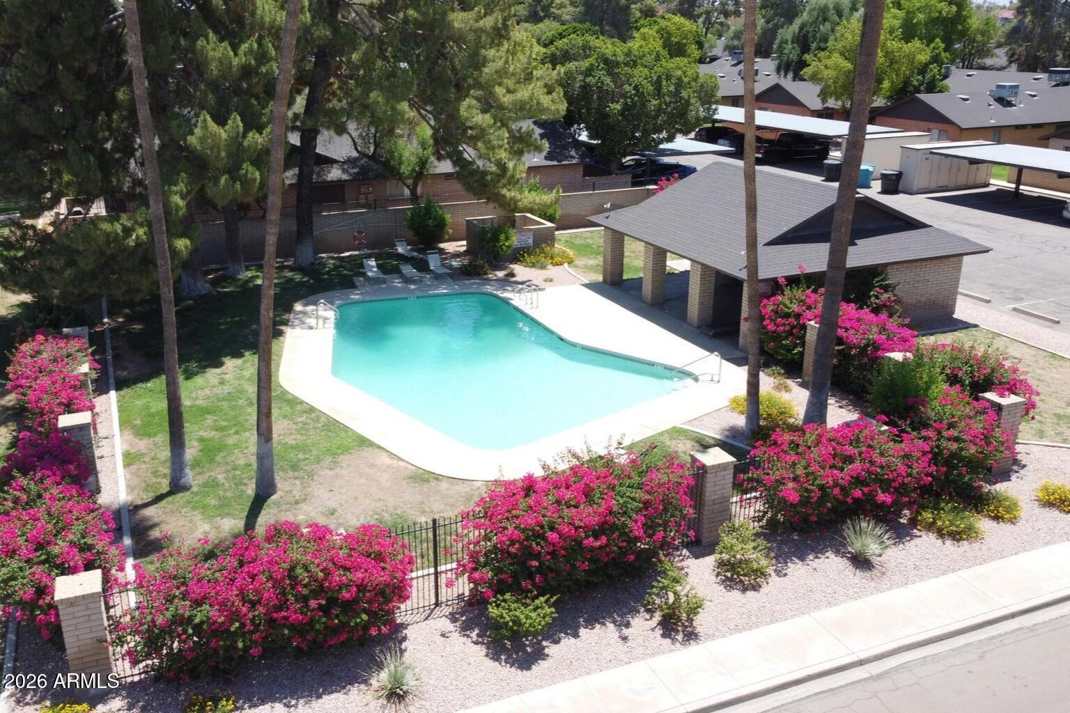 16 W LOMA VISTA Drive 104