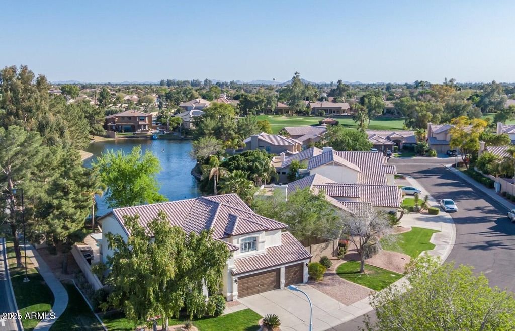 Photo of 3201 S Horizon Place, Chandler, AZ 85248 (MLS # 6930097)