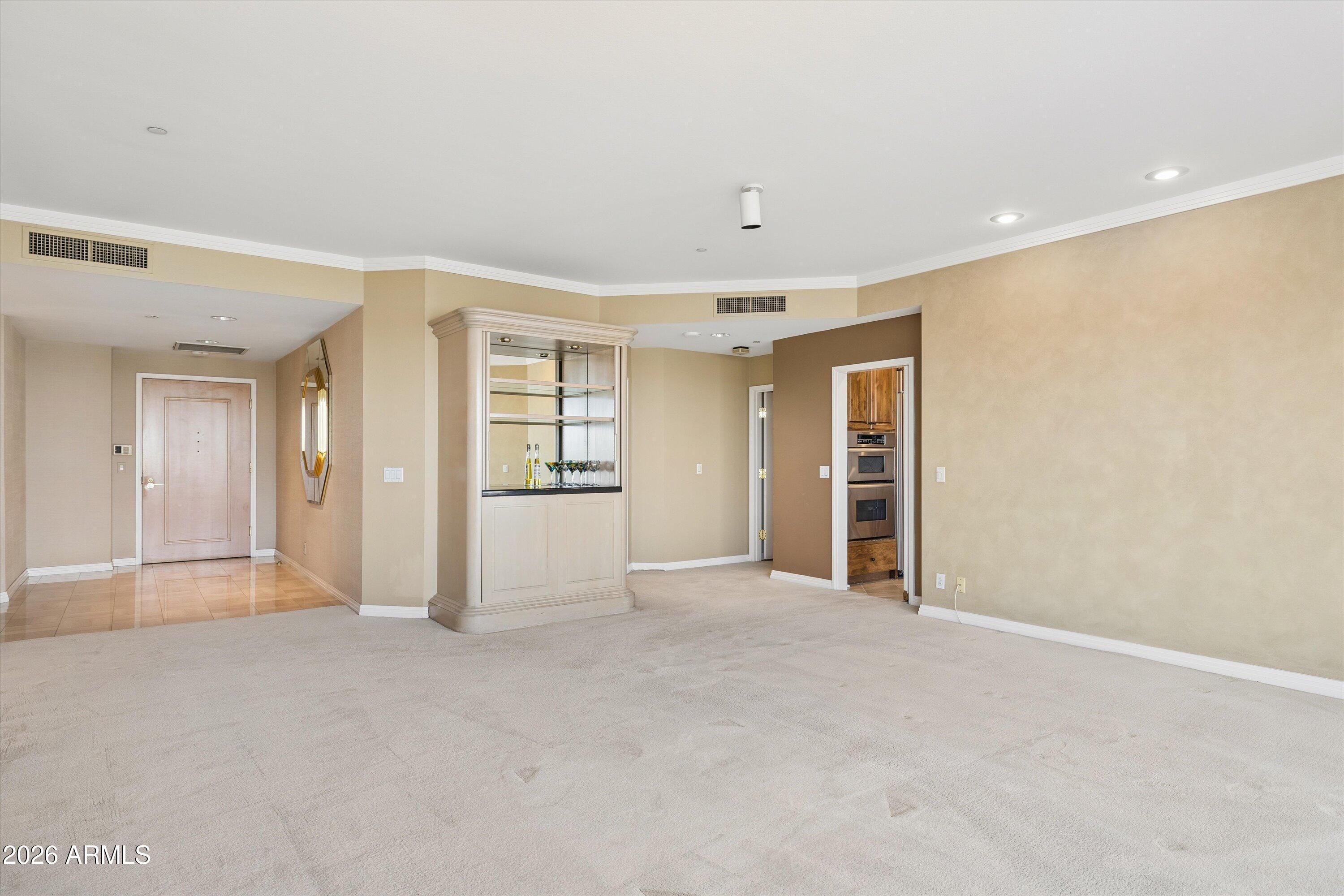1040 E OSBORN Road 803