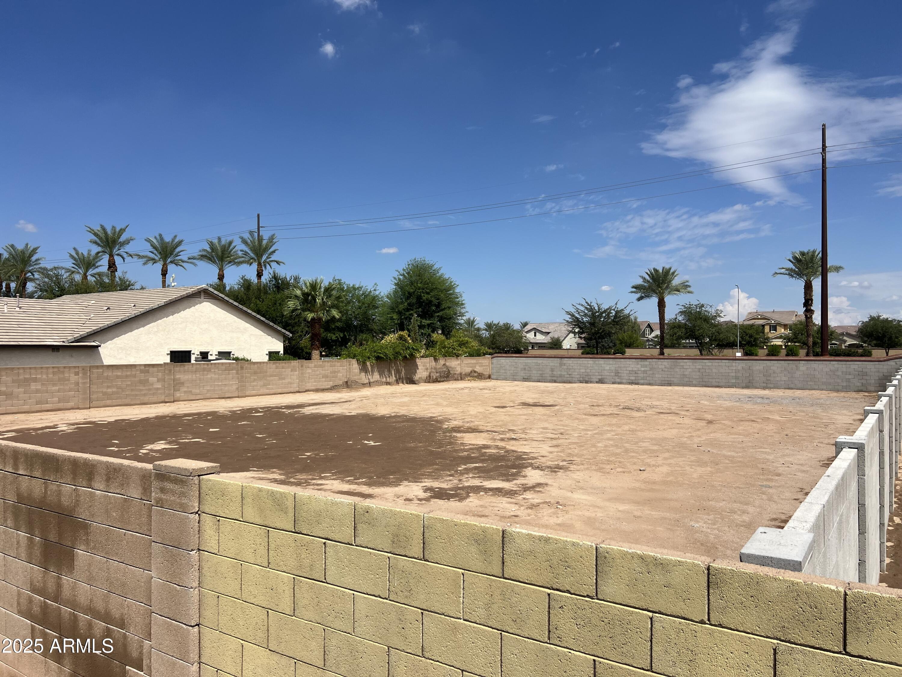 1936 E DERRINGER Way 1