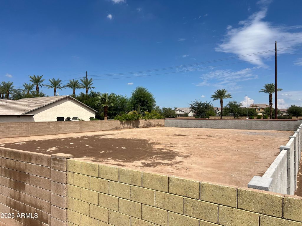 Photo of 1936 E Derringer Way #1, Chandler, AZ 85286 (MLS # 6911003)