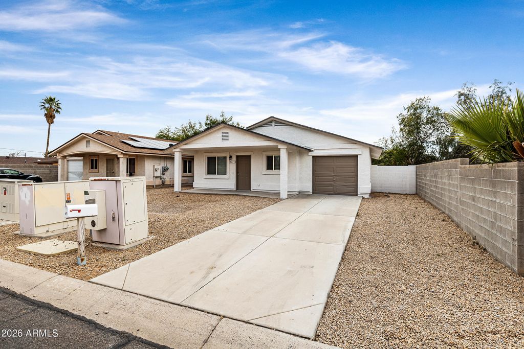 Photo of 8075 W Cherry Hills Drive, Peoria, AZ 85345 (MLS # 7015836)