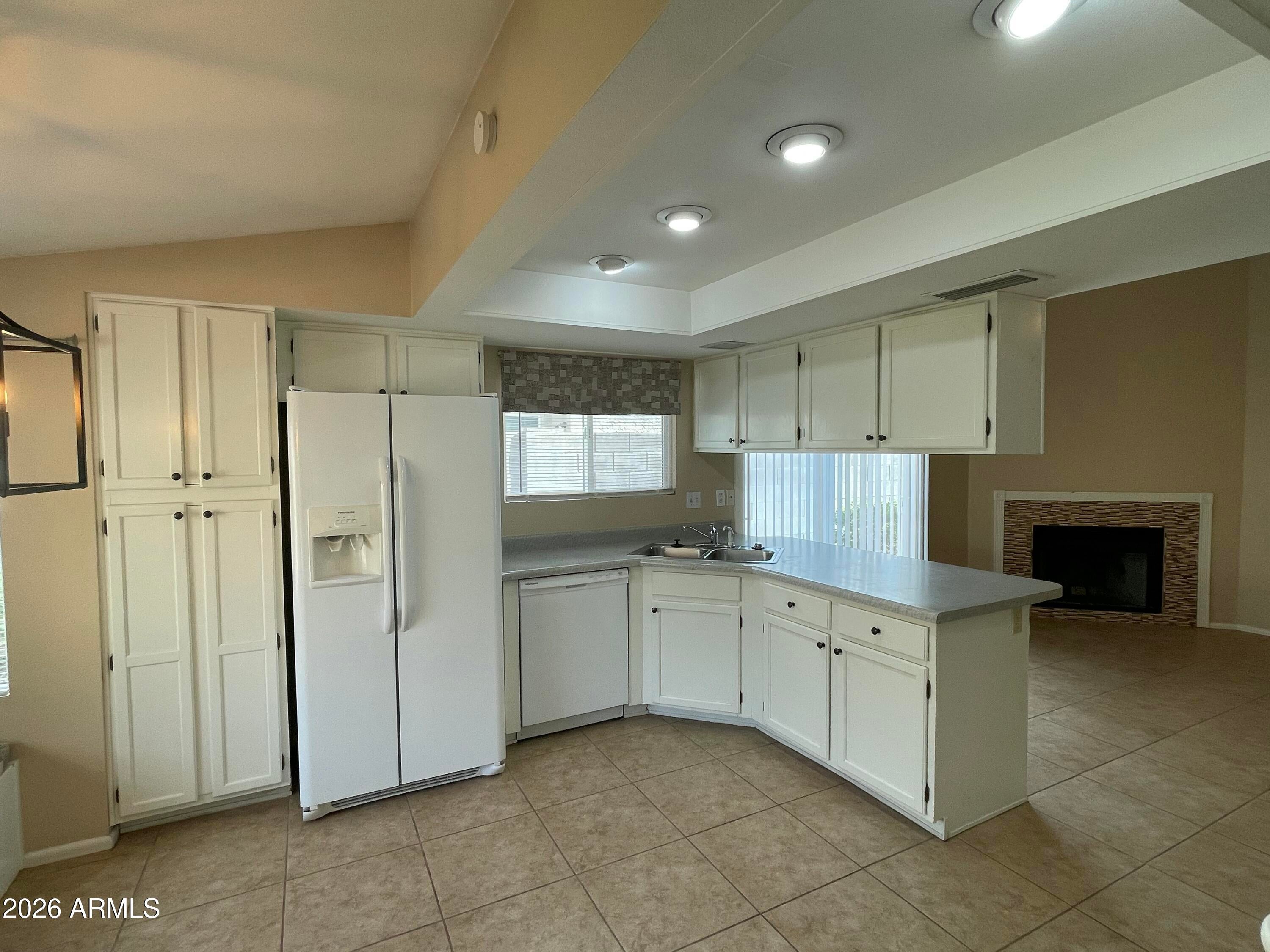 6234 E CAROLINA Drive