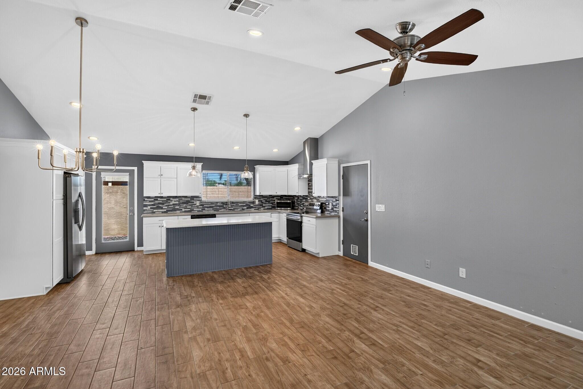 836 E AUDREY Lane