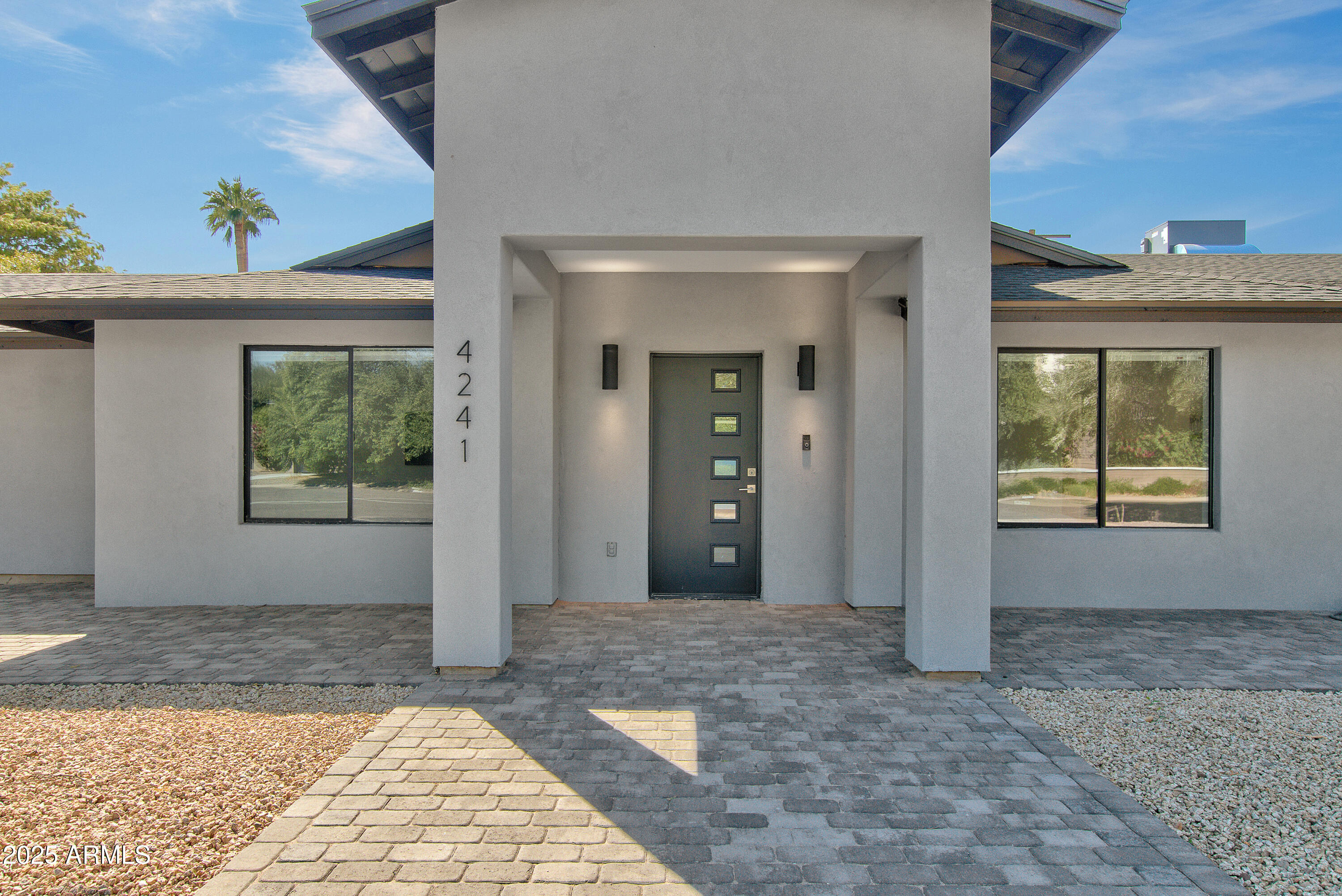 4241 E CALLE TUBERIA --