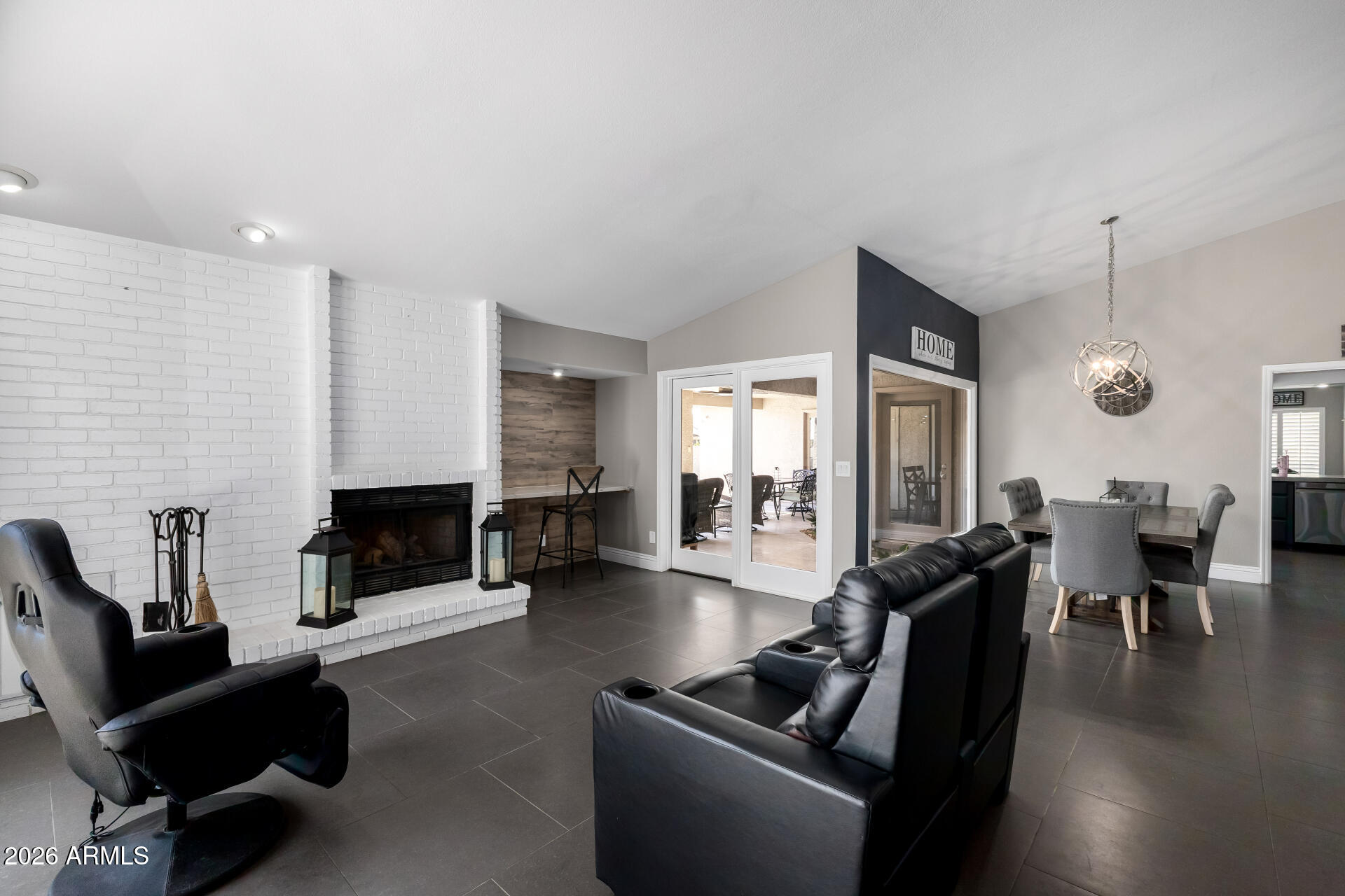 4147 E GLENCOVE Circle