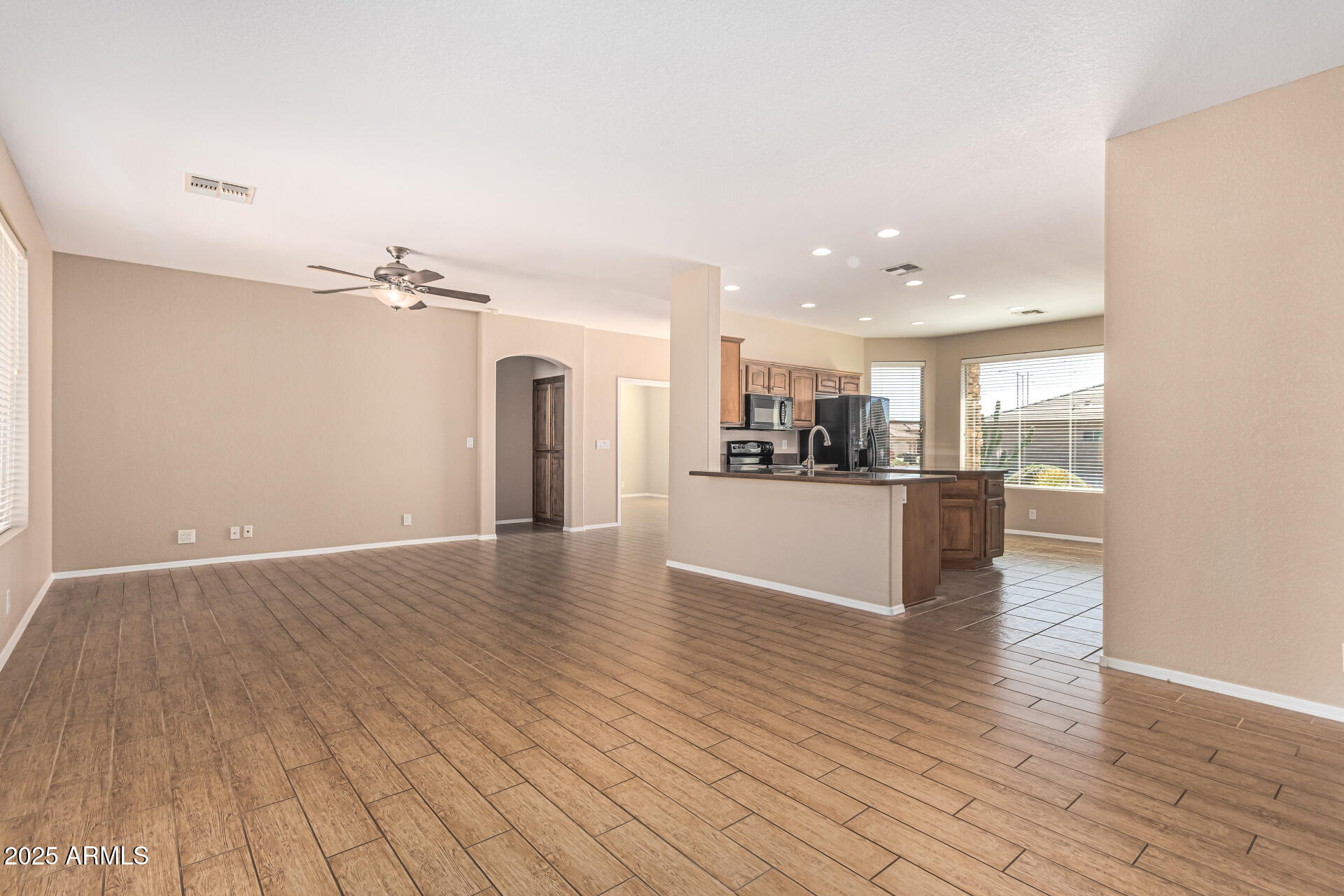 Homes for Sale in Queen Creek Arizona 2 10946 E ORO Avenue