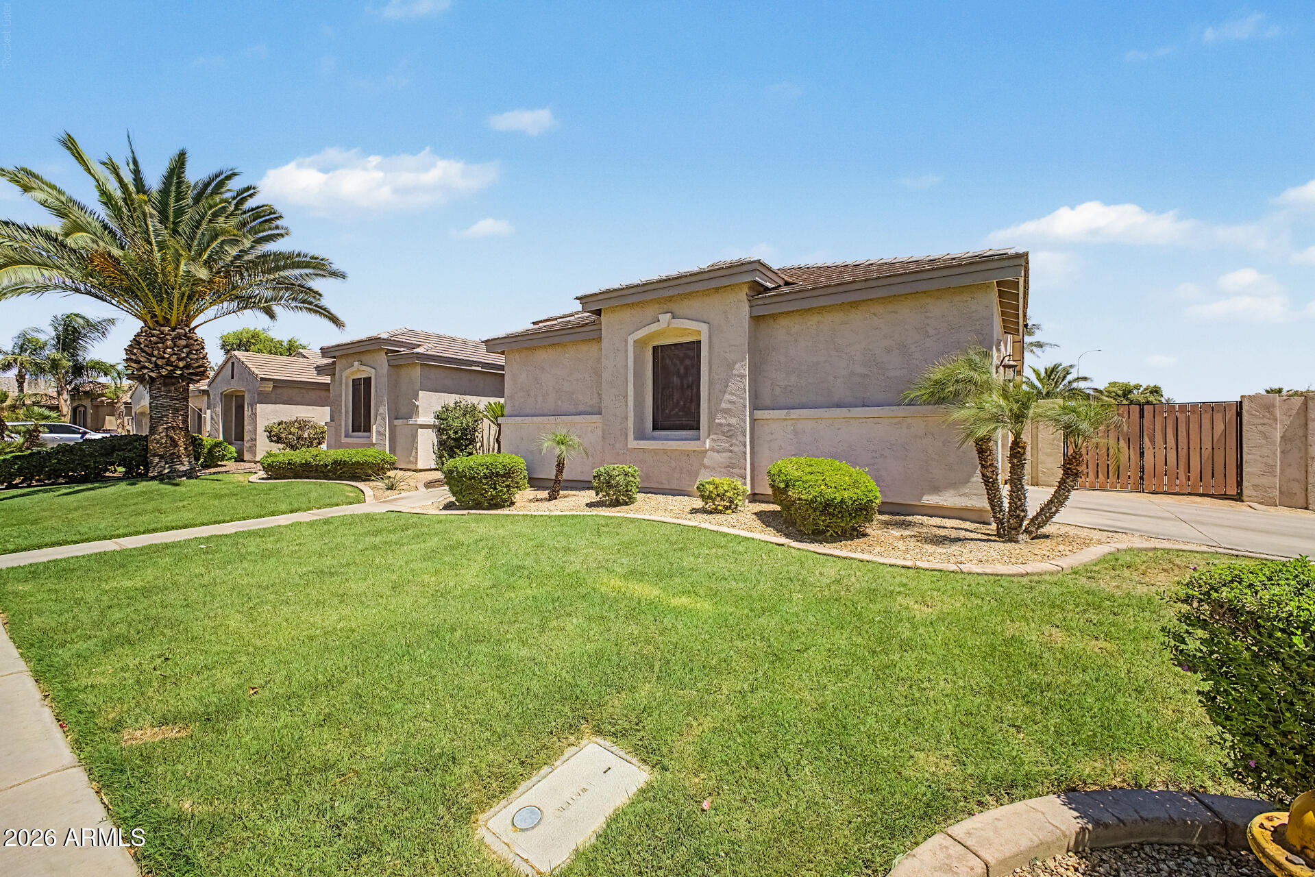 604 W GOLDFINCH Way