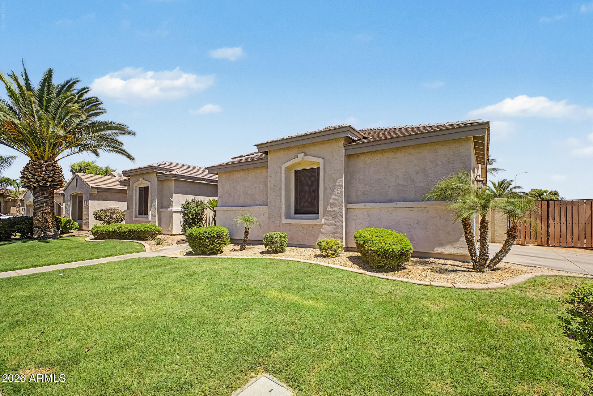 604 W GOLDFINCH Way