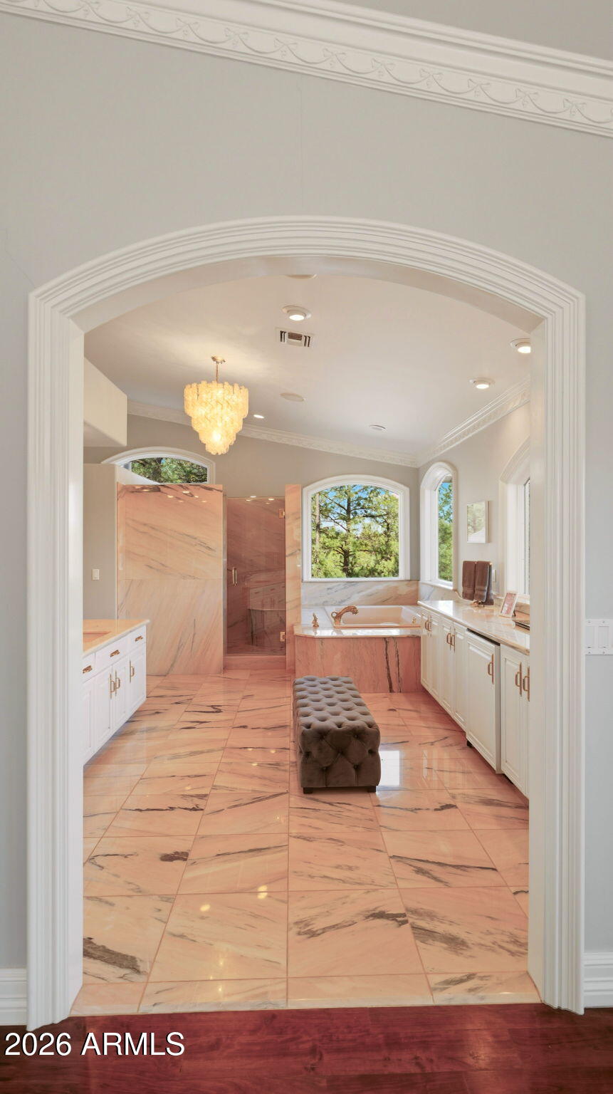 PINEWOOD 12 - Residential