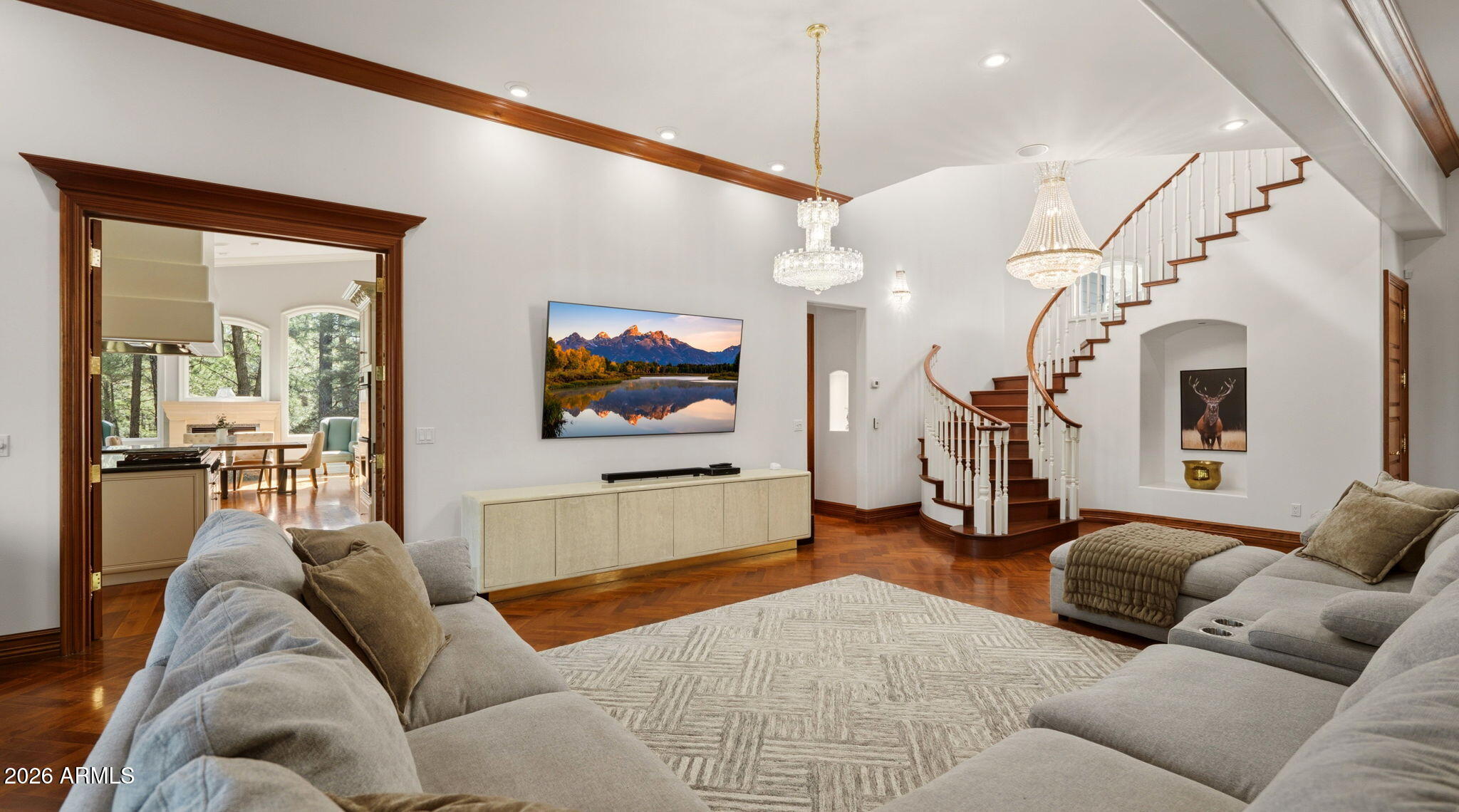 PINEWOOD 12 - Residential