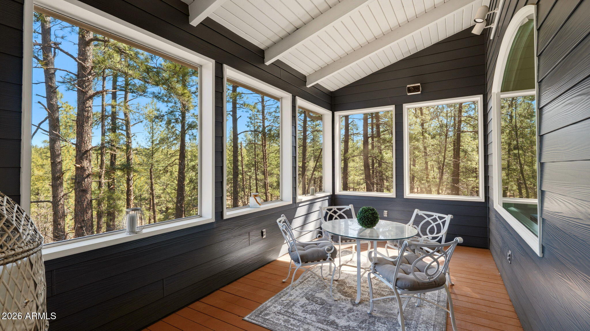 PINEWOOD 12 - Residential