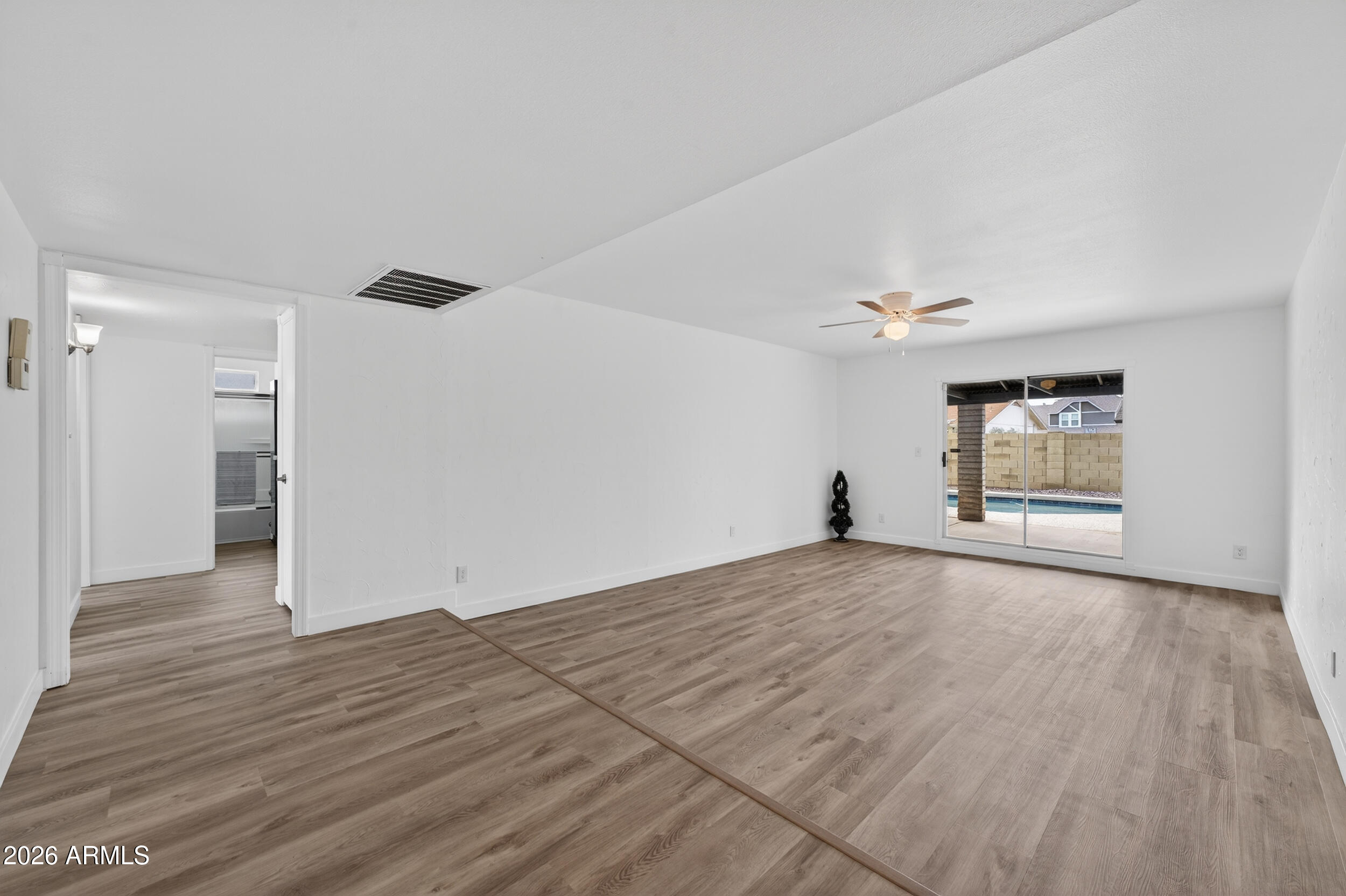 1103 W MISSION Drive