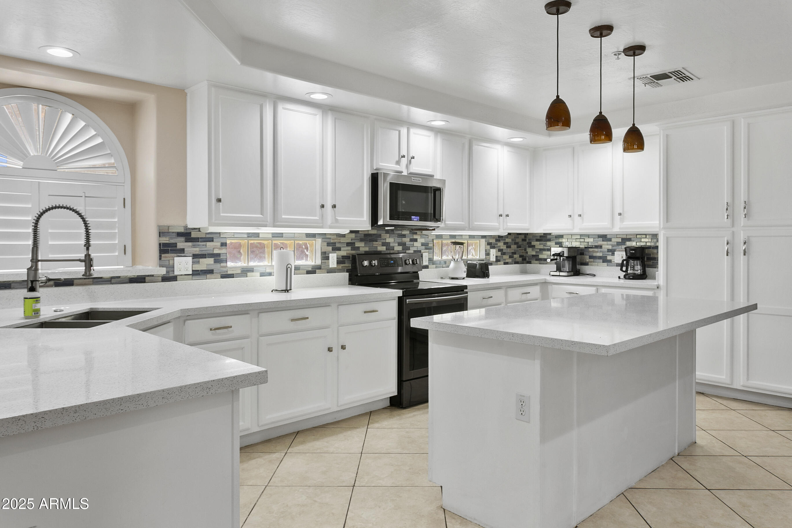 7340 W BRONCO Trail
