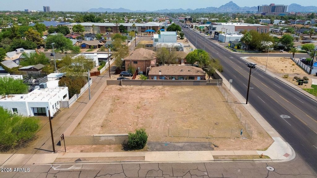 Photo of 15501560 E Coronado Road #-, Phoenix, AZ 85006 (MLS # 6957103)
