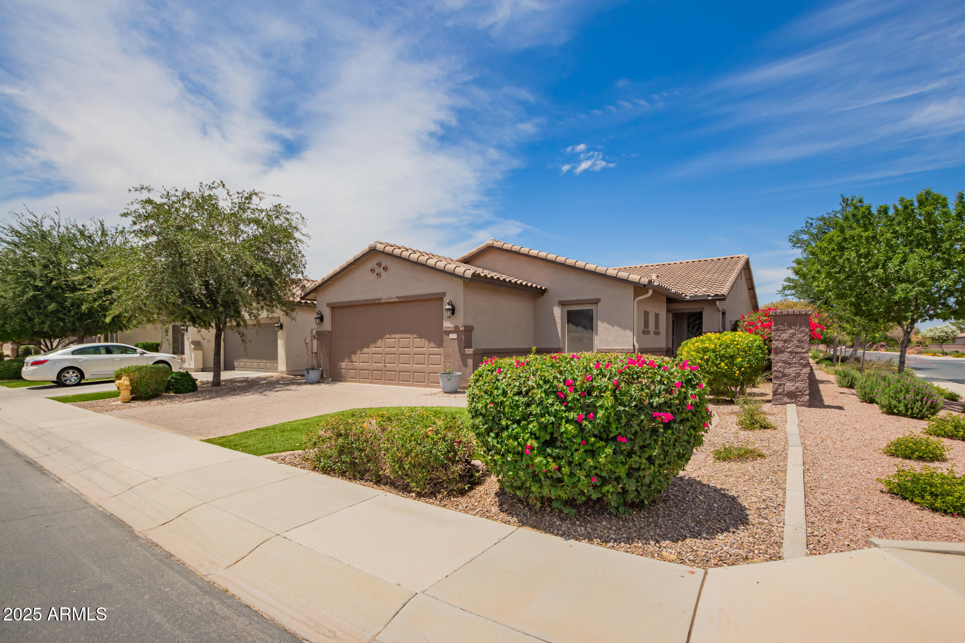 Homes 1 1410 W POPCORN TREE Avenue