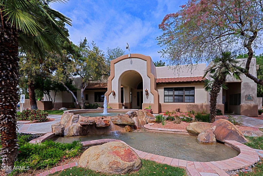 Photo of 750 E Northern Avenue #1113, Phoenix, AZ 85020 (MLS # 7024185)