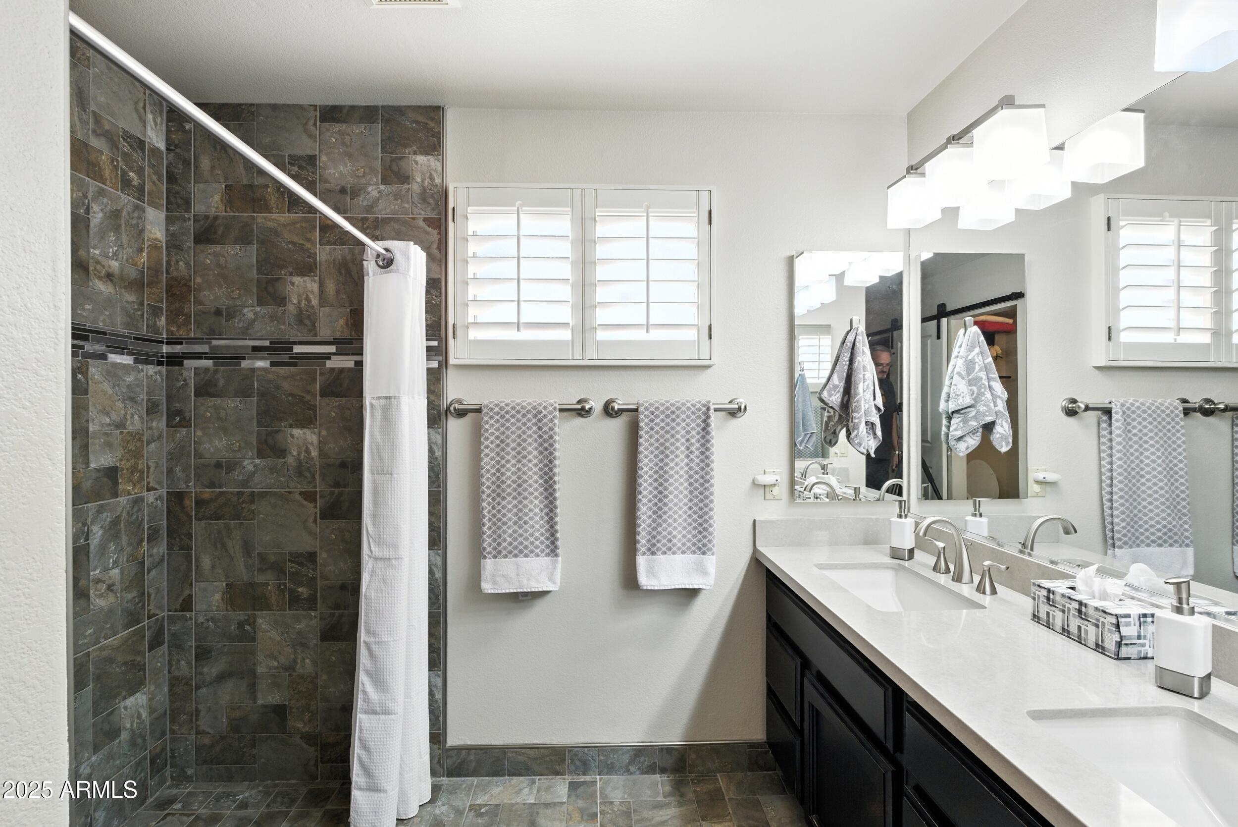 10622 E NACOMA Drive