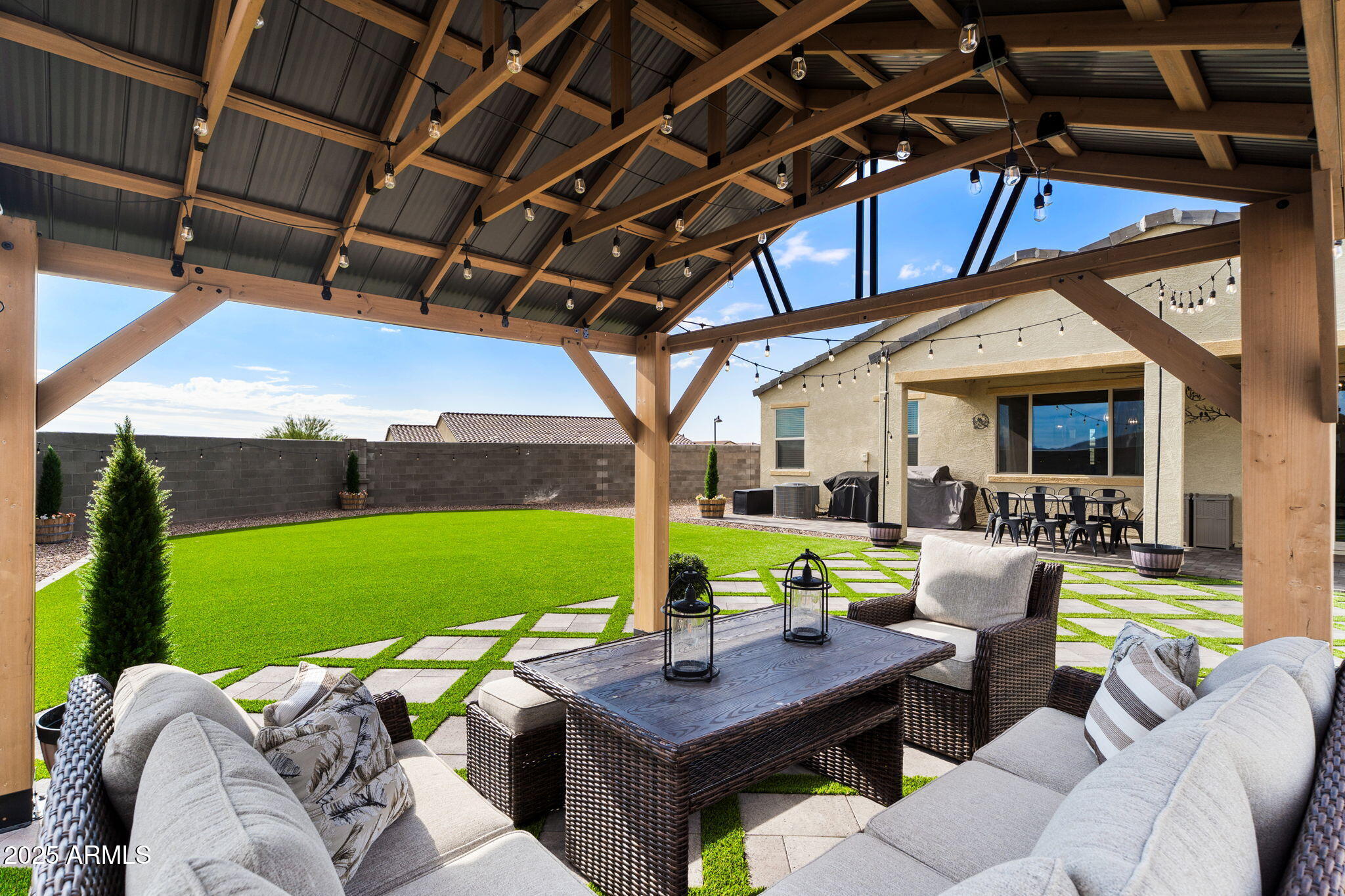 48219 N LA SOLEDAD --