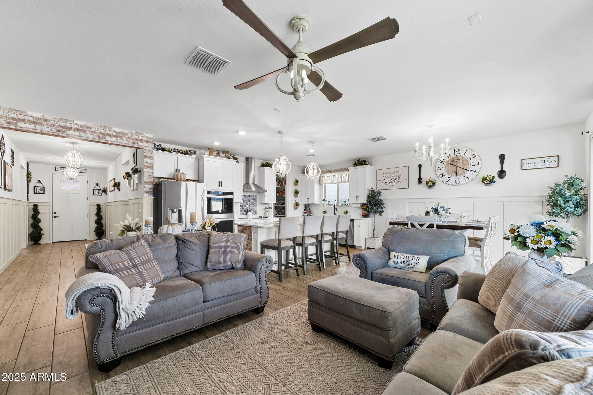 48219 N LA SOLEDAD --