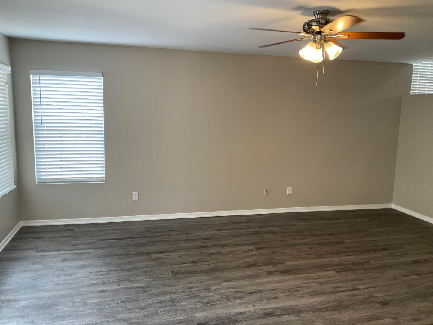 1075 E Rolls Road
