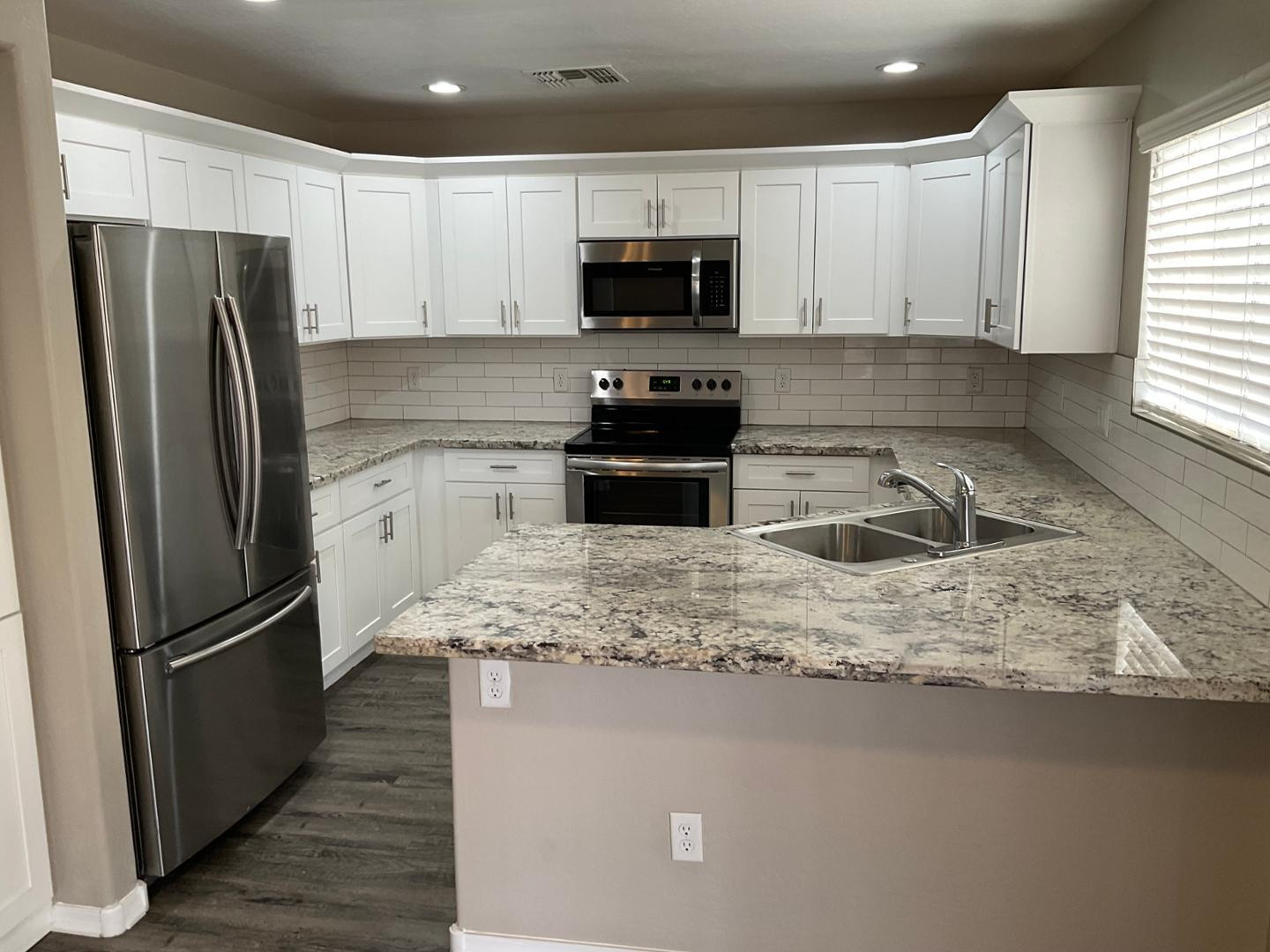 1075 E Rolls Road
