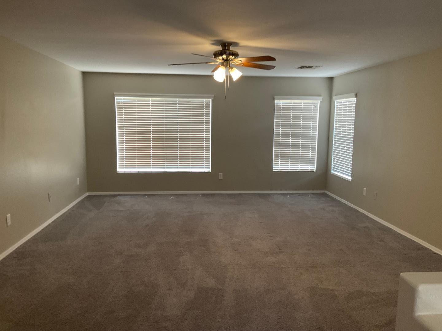 1075 E Rolls Road