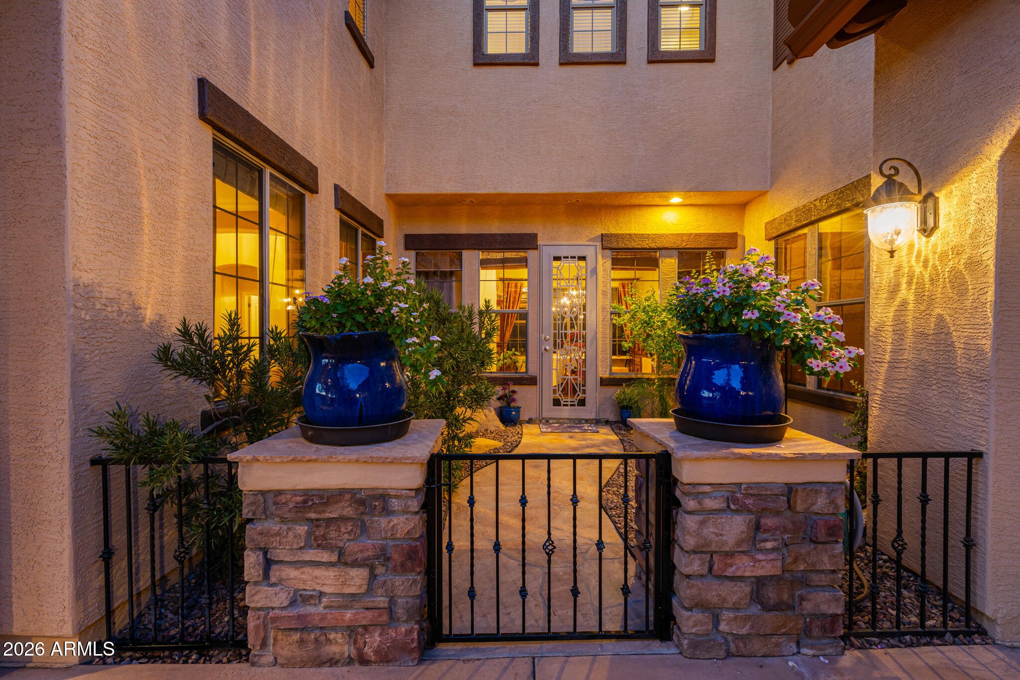 2617 W Via Vista Drive