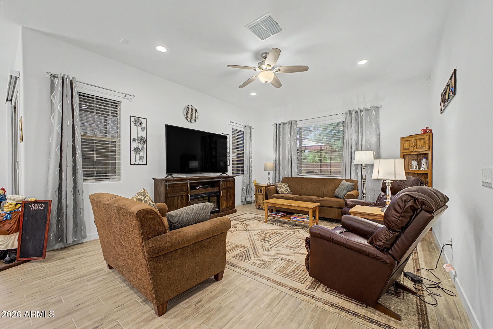 2493 N CASA GRANDE Avenue
