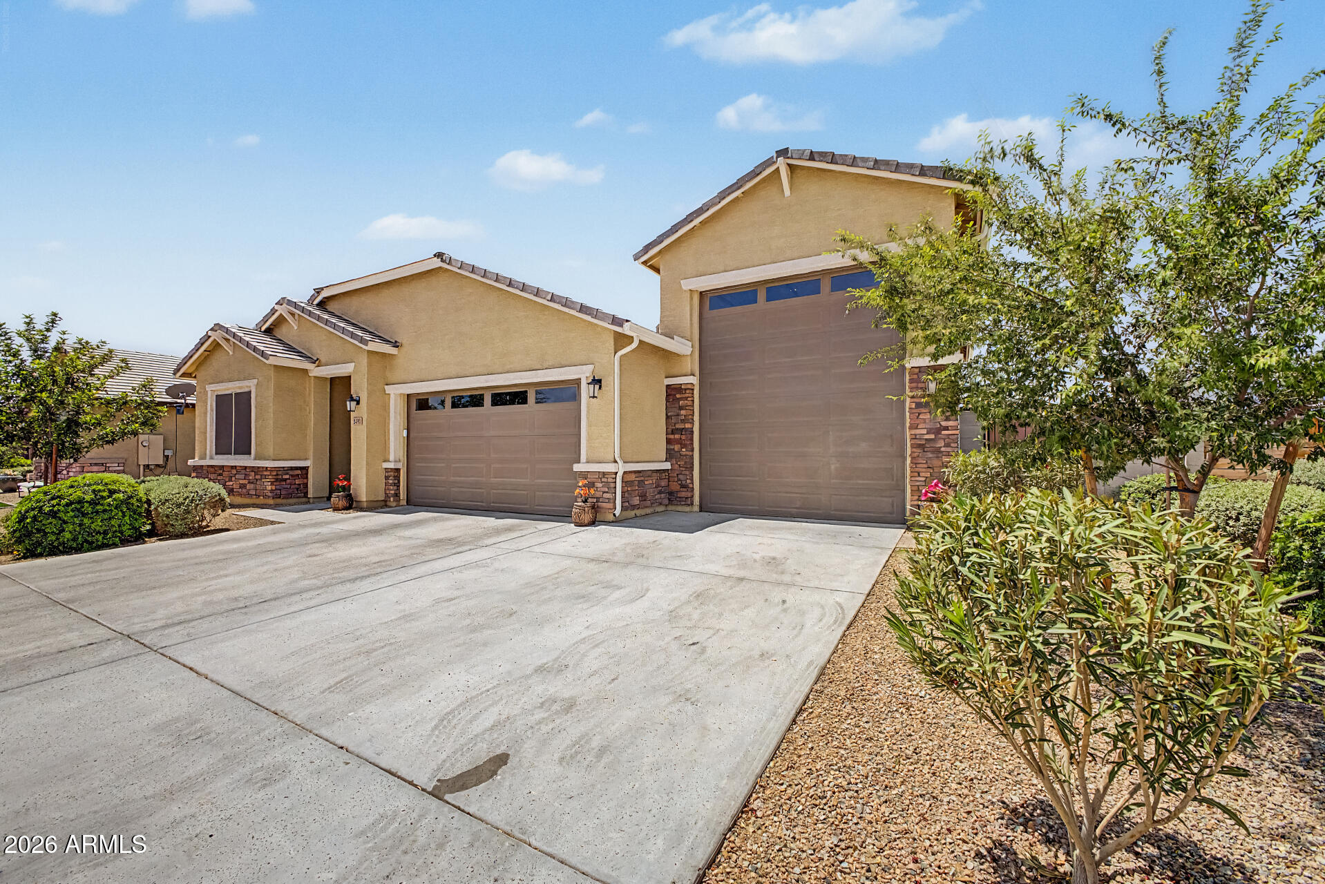 2493 N CASA GRANDE Avenue