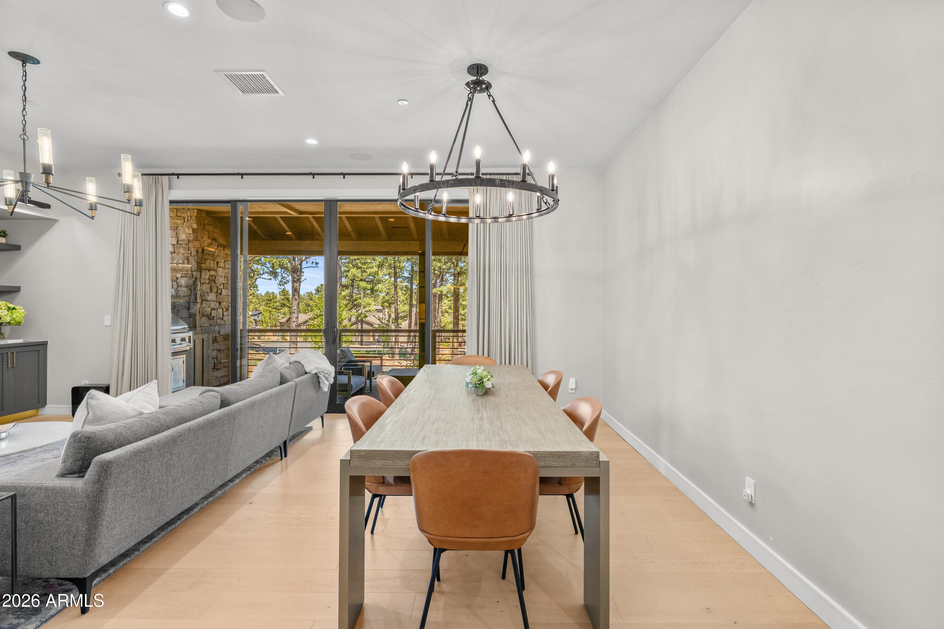 Flagstaff, Arizona, 86005, United States, 3 Bedrooms Bedrooms, ,4 BathroomsBathrooms,Residential,Active,2032069