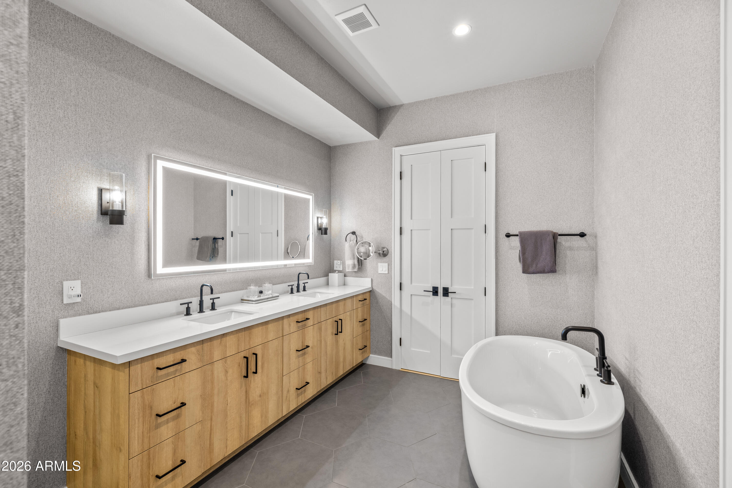 Flagstaff, Arizona, 86005, United States, 3 Bedrooms Bedrooms, ,4 BathroomsBathrooms,Residential,Active,2032069