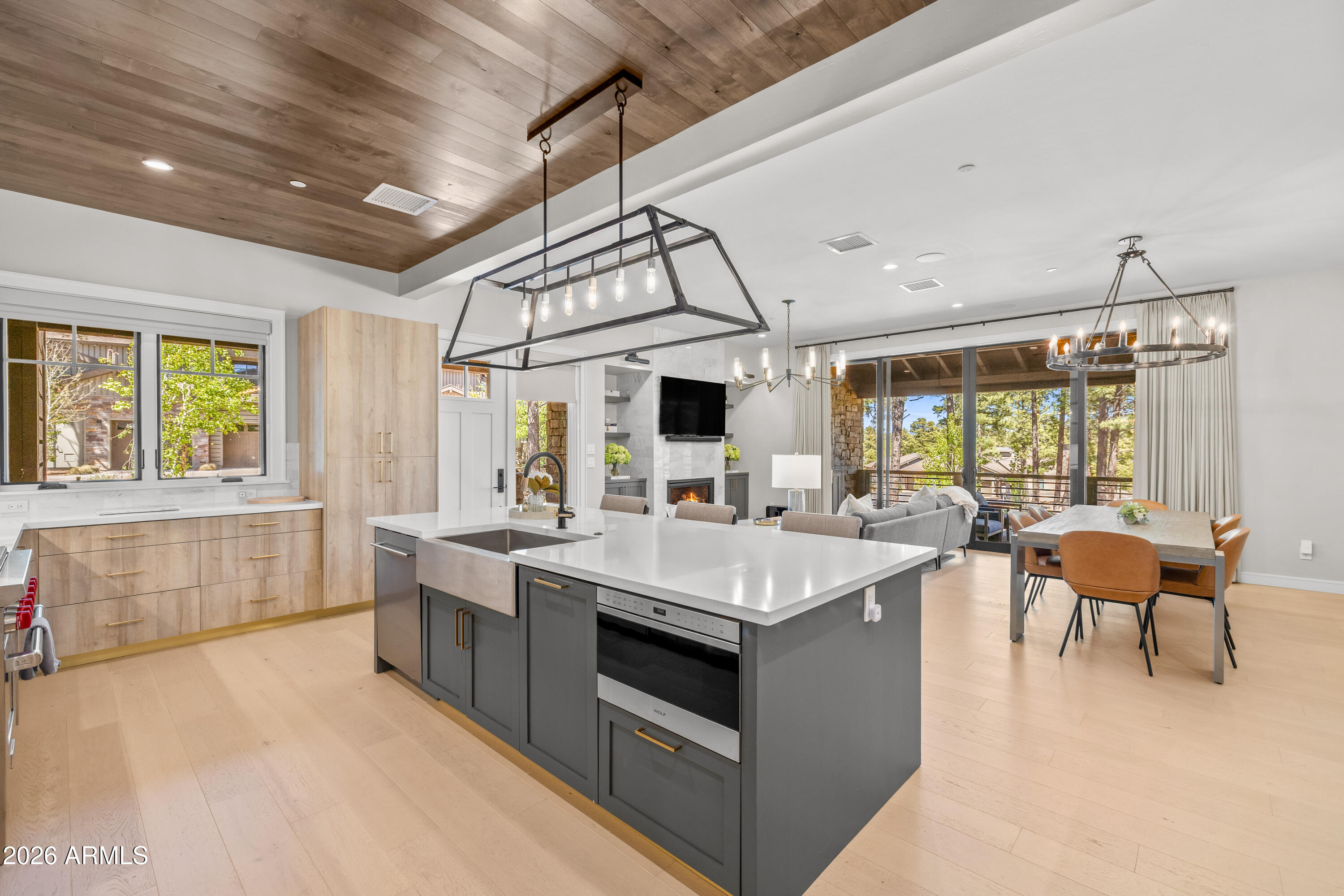 Flagstaff, Arizona, 86005, United States, 3 Bedrooms Bedrooms, ,4 BathroomsBathrooms,Residential,Active,2032069