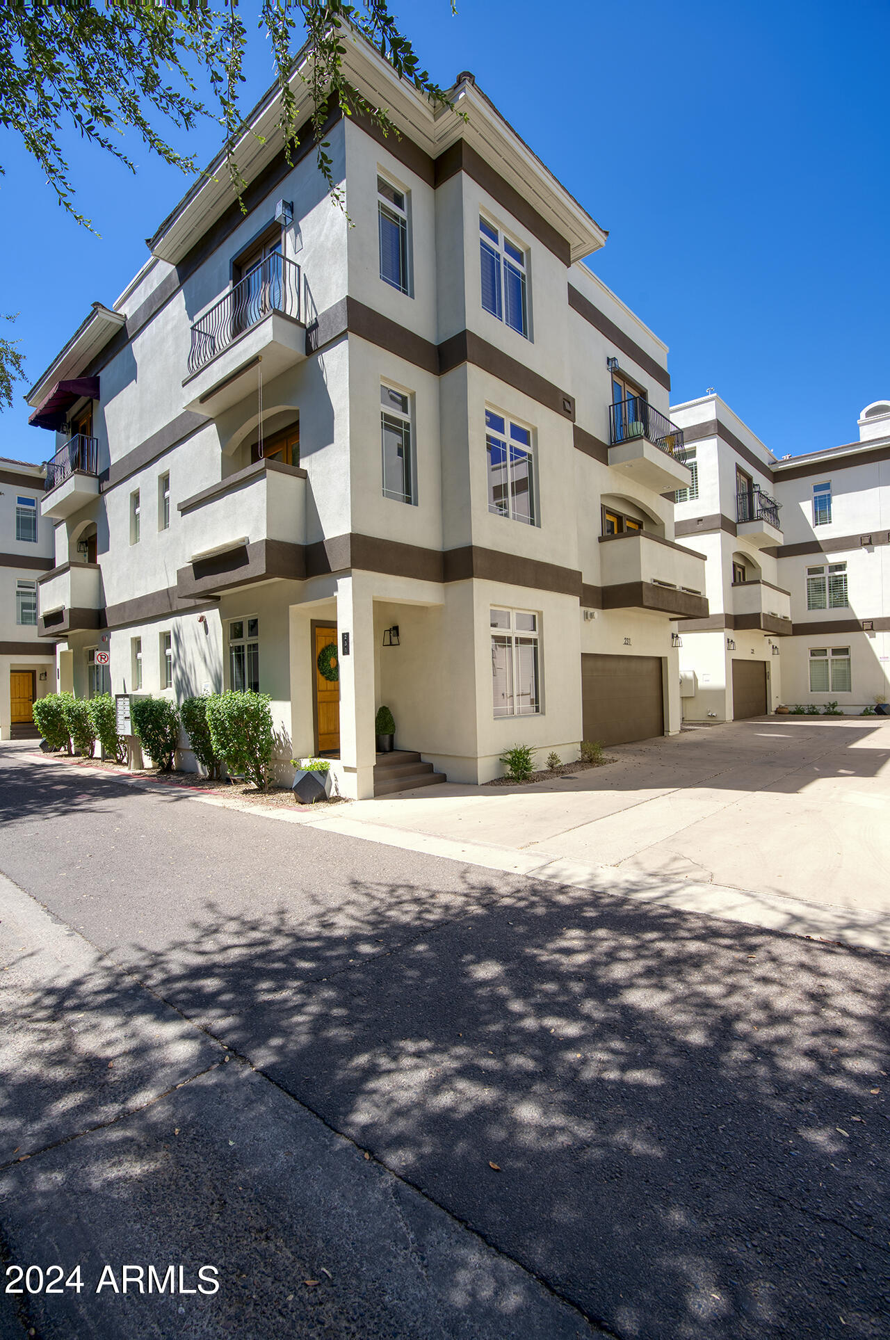 View Phoenix, AZ 85003 townhome