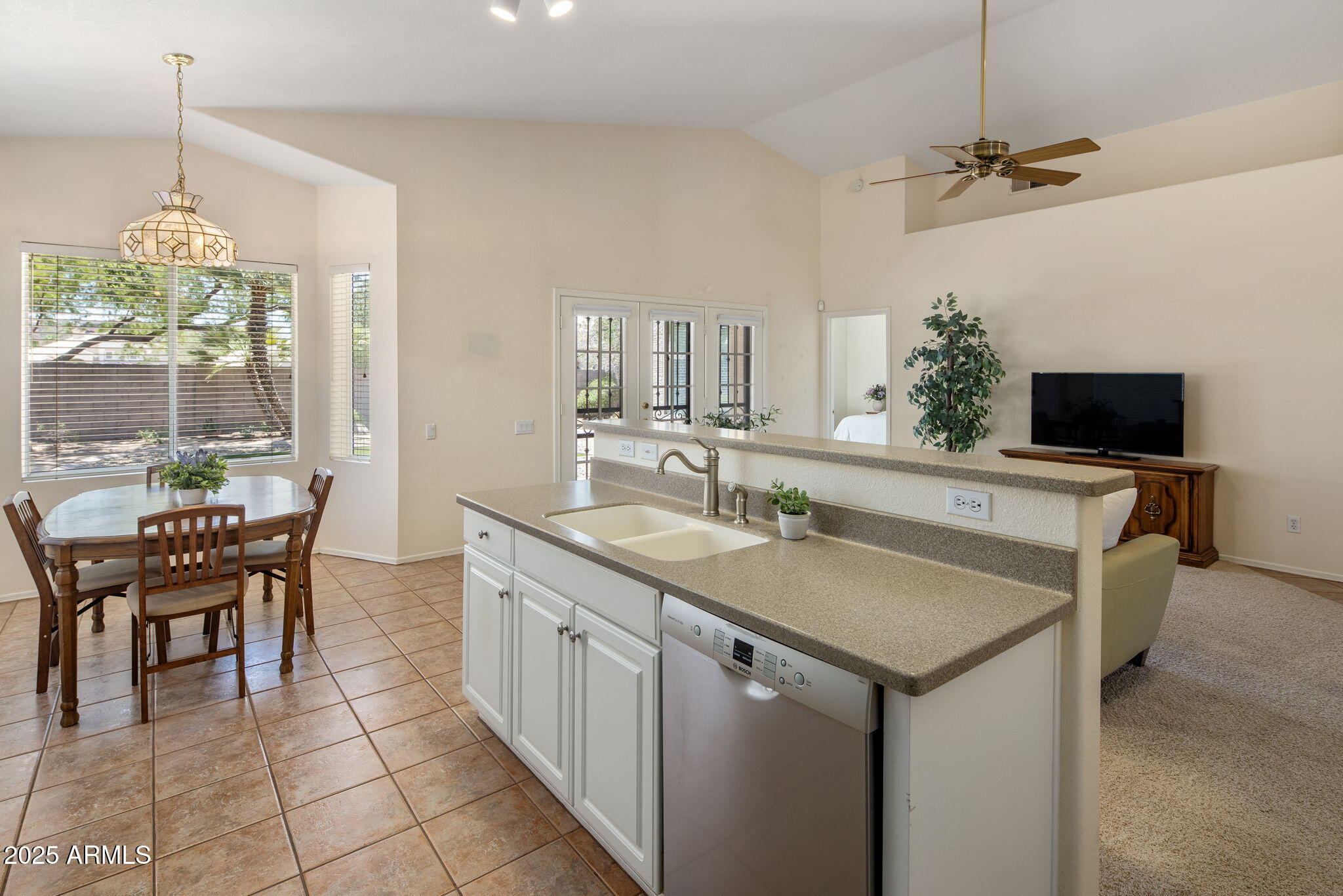 1125 W BETTY ELYSE Lane