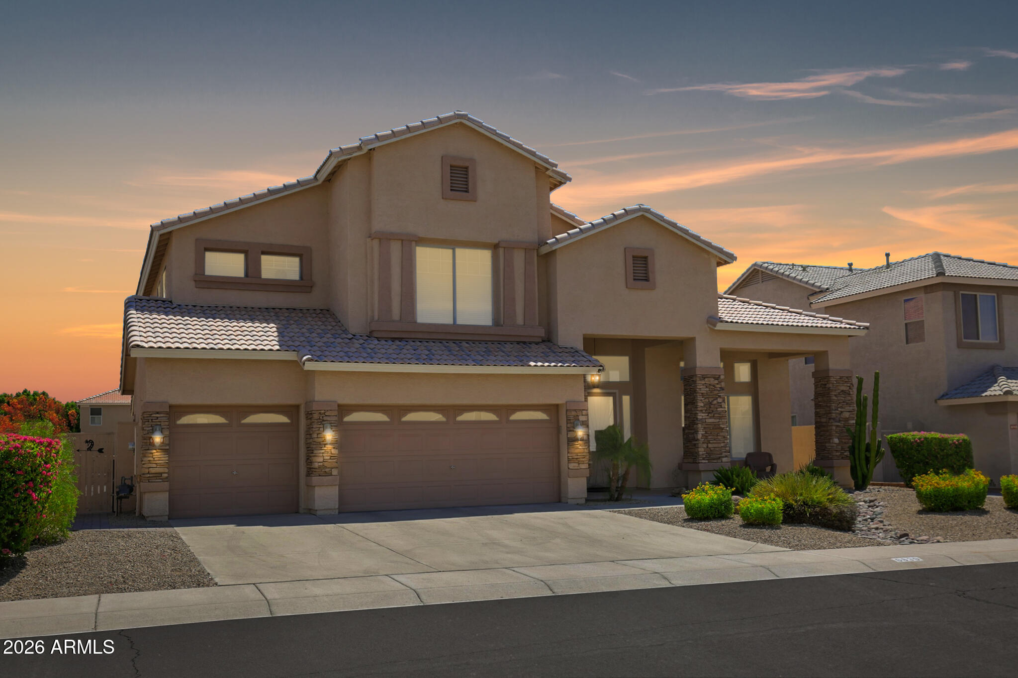 6839 W El Cortez Place
