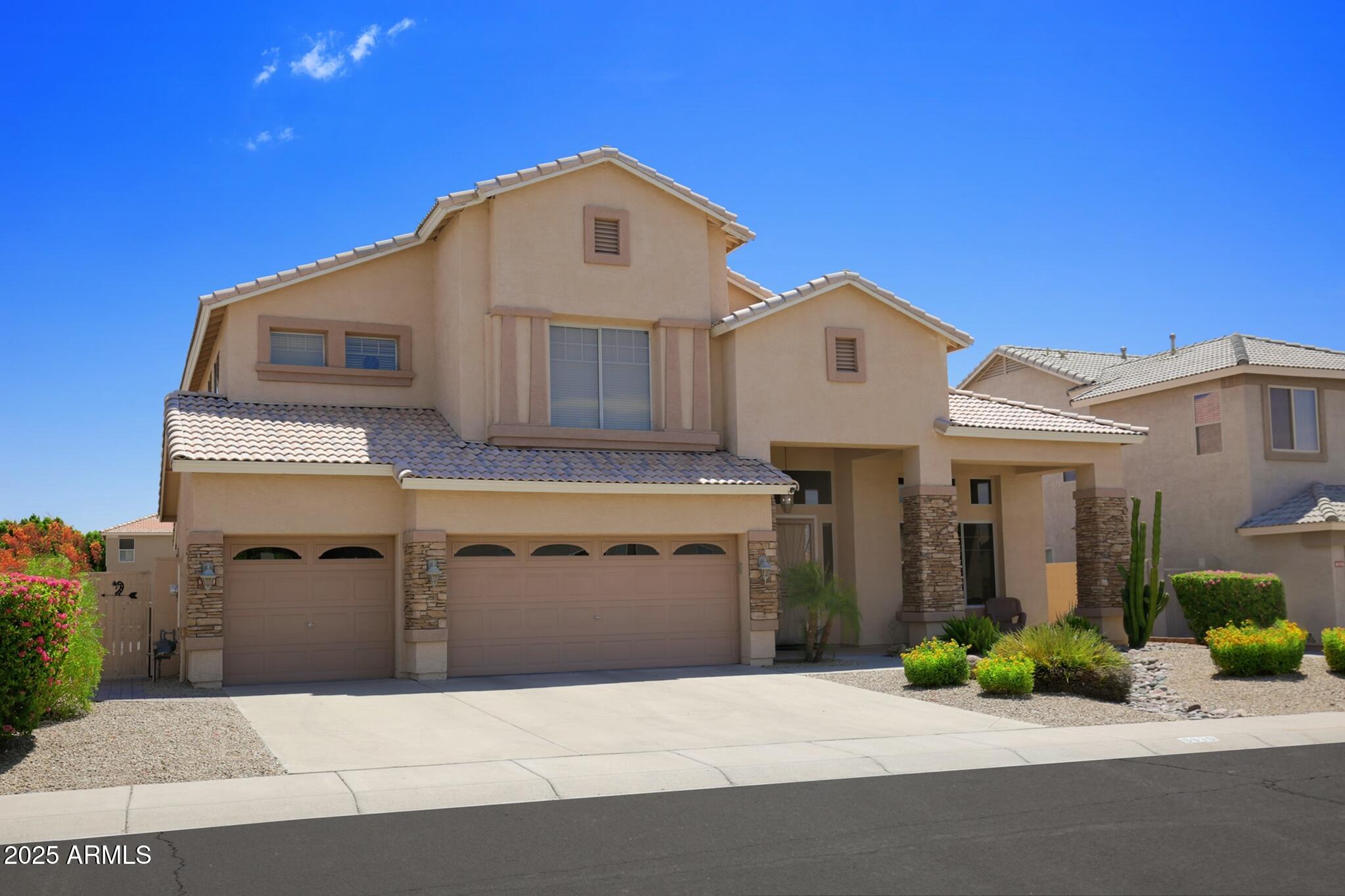 6839 W El Cortez Place