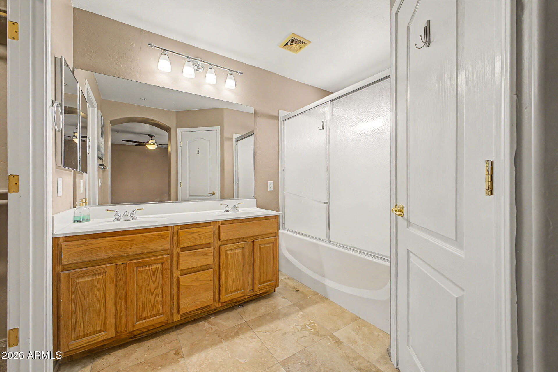 DIAMANTE DEL LAGO - Residential