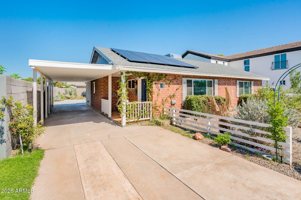 Photo of 3006 E Cypress Street, Phoenix, AZ 85008 (MLS # 7091456)