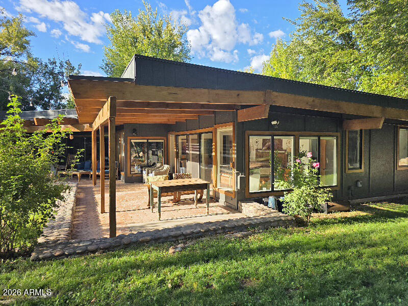 1225 N Willow Point Road