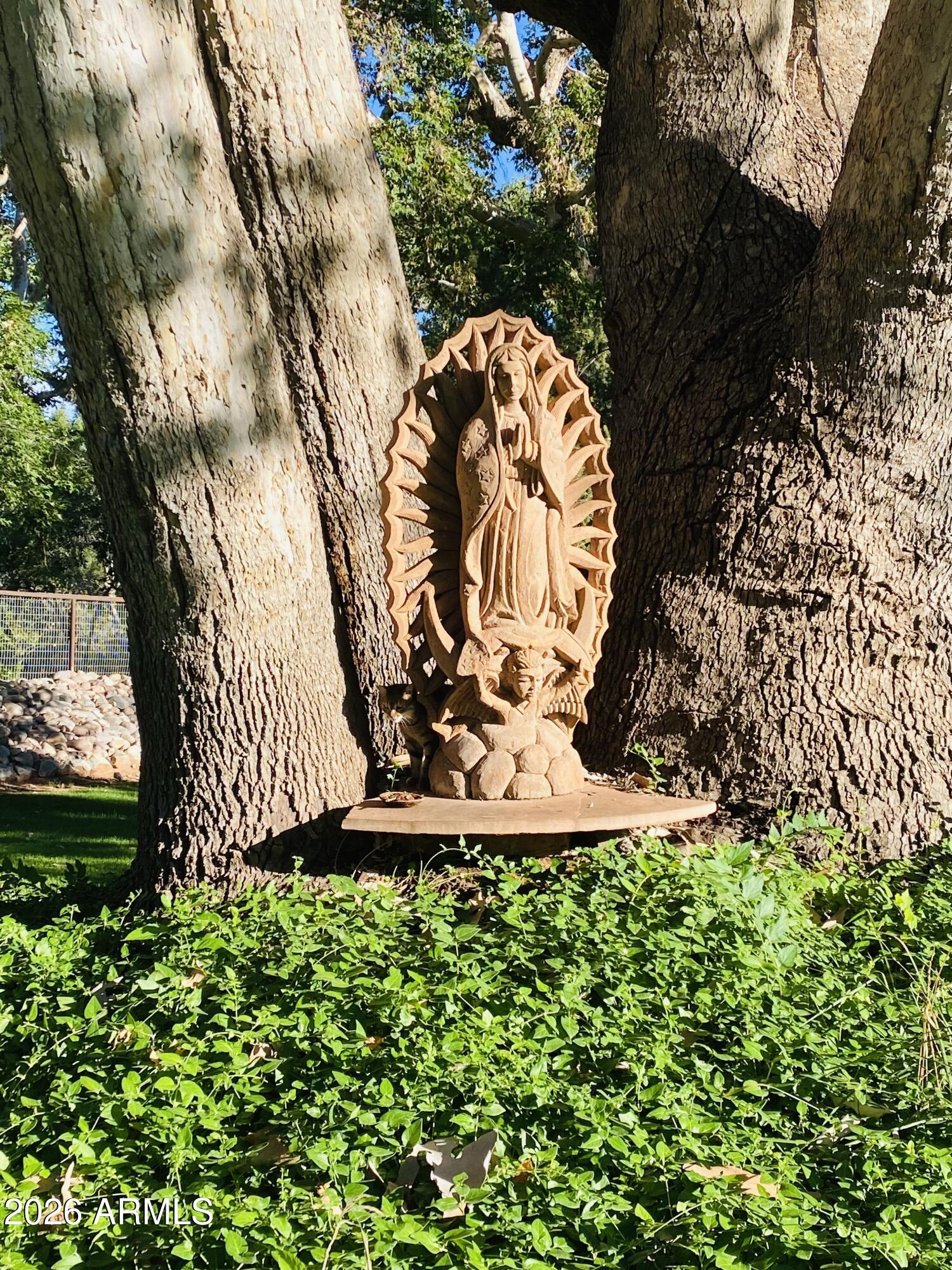 1225 N Willow Point Road