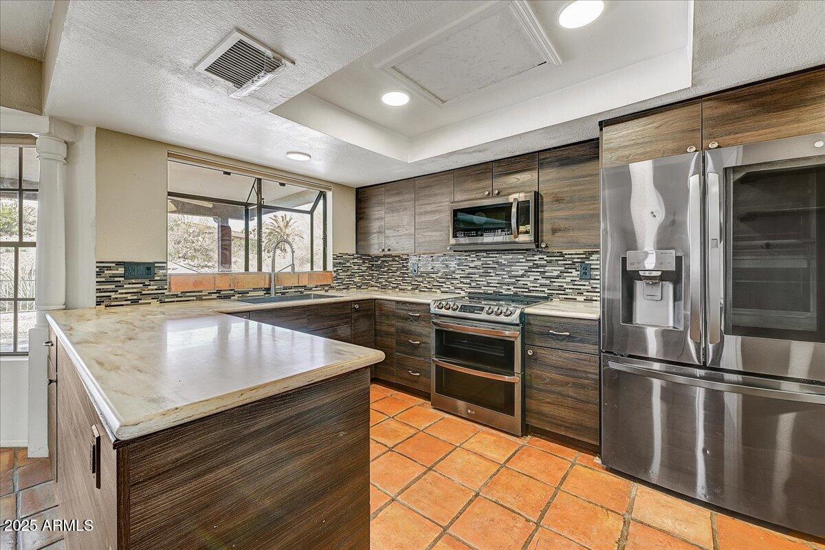 14256 N FOUNTAIN HILLS Boulevard