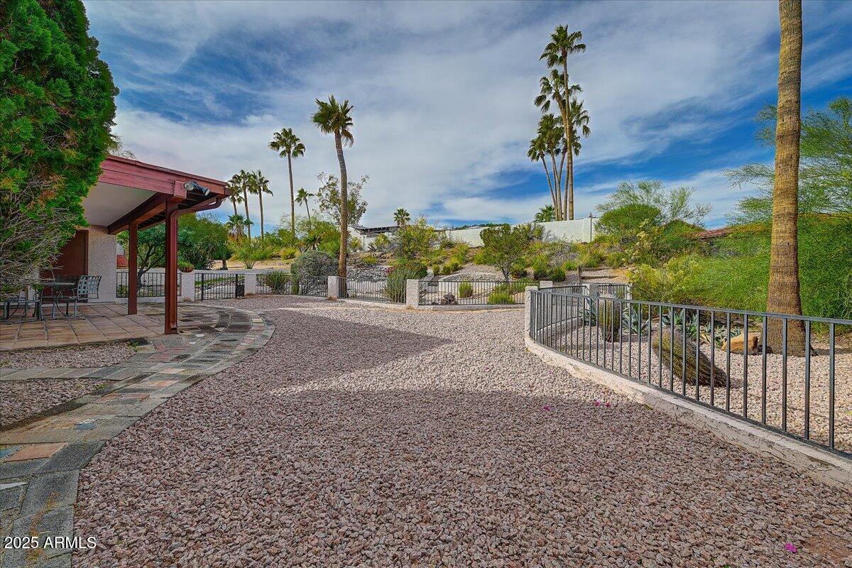 14256 N FOUNTAIN HILLS Boulevard