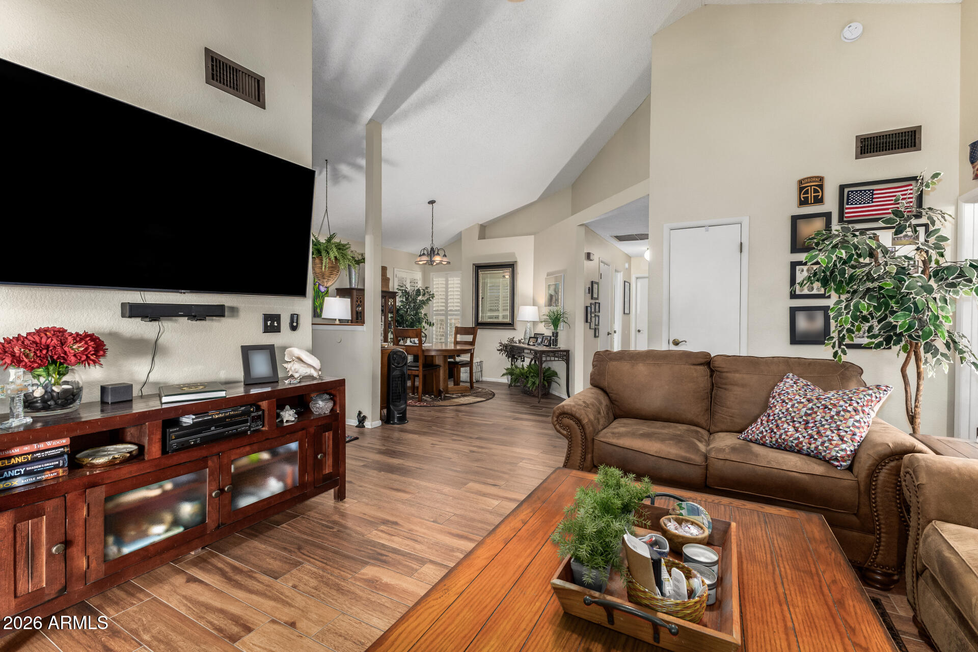 1511 N CENTRAL Drive