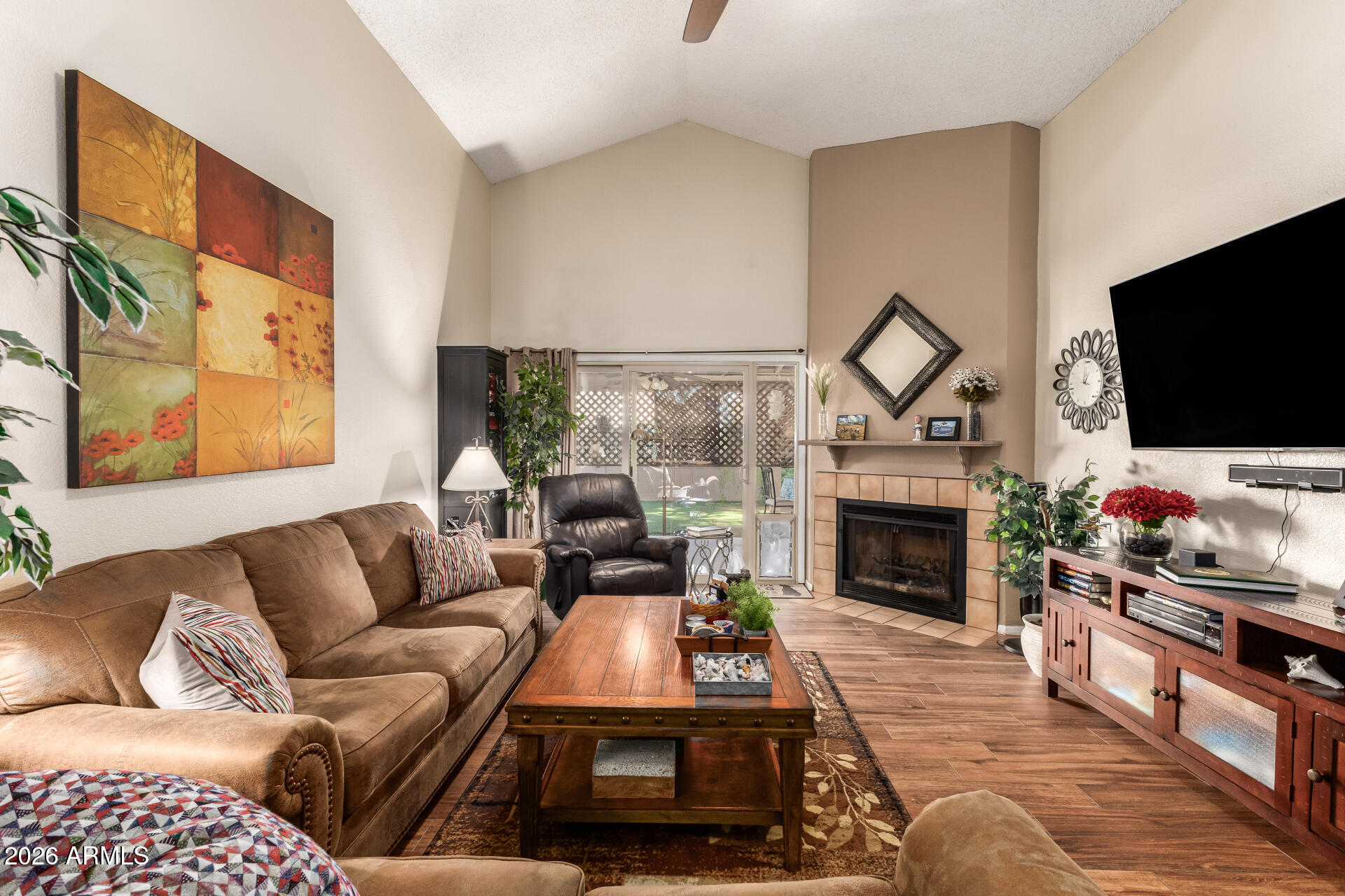 1511 N CENTRAL Drive