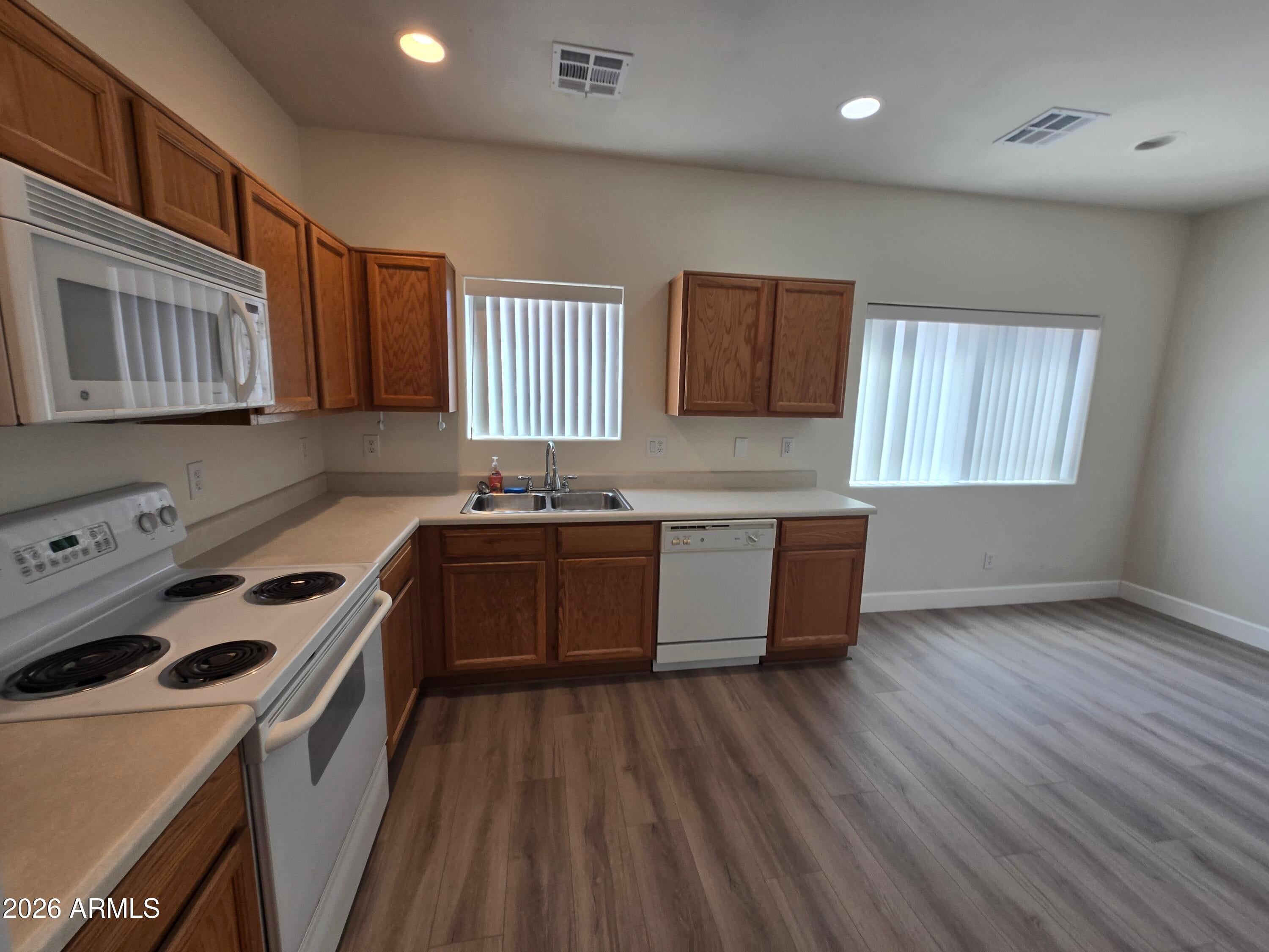 8940 W OLIVE Avenue 93