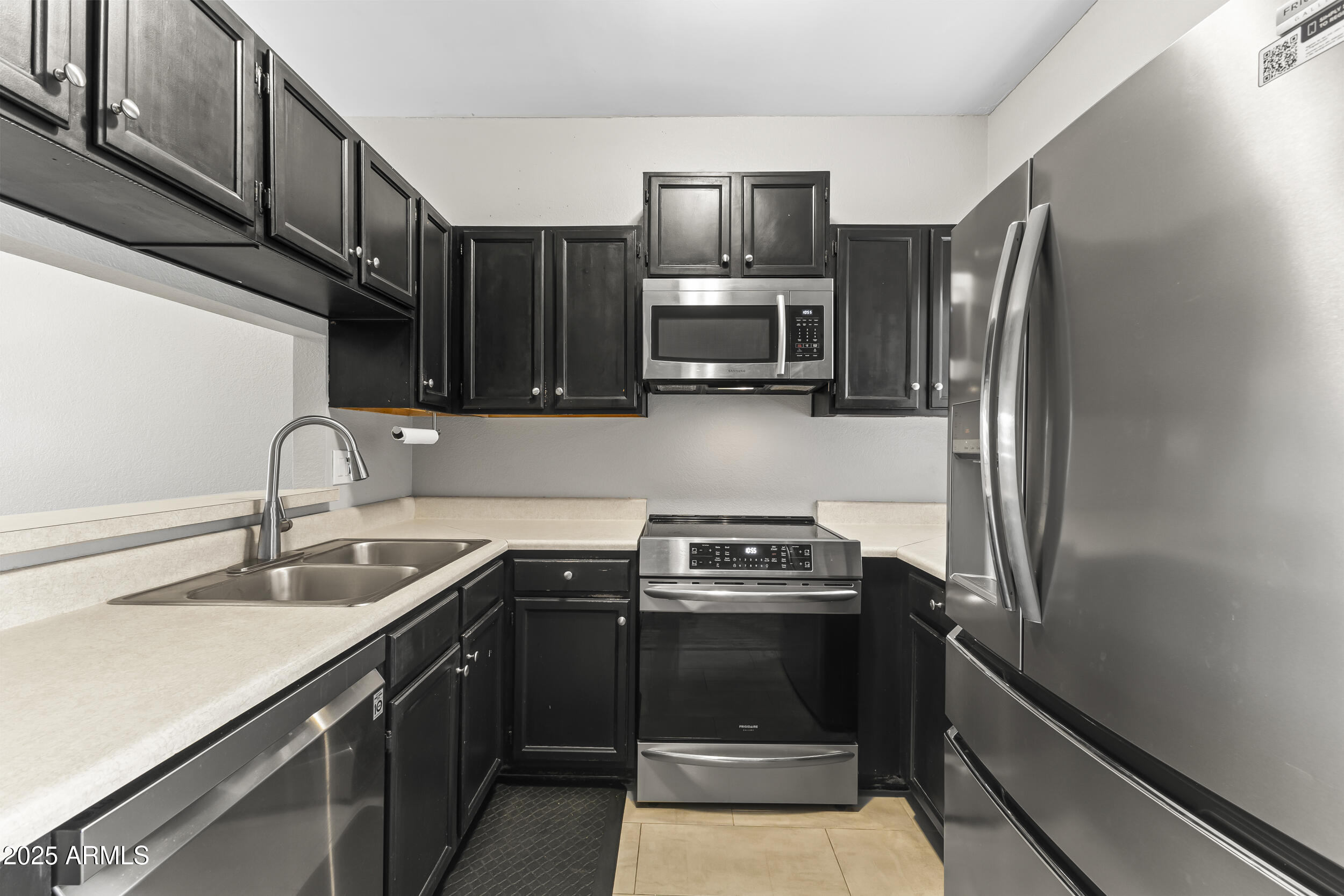 1601 N SABA Street 318