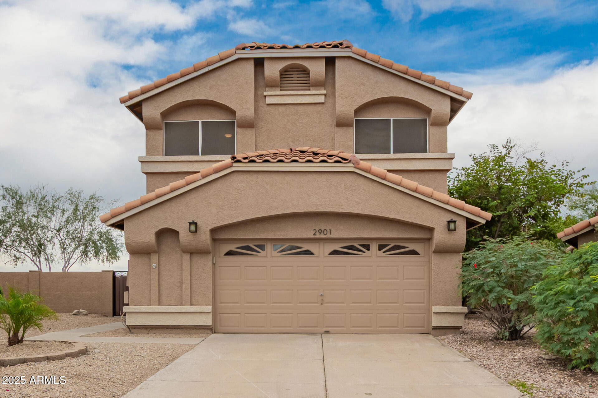 2901 E Woodland Drive